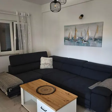 Madonna 2 By Interhome Zadar