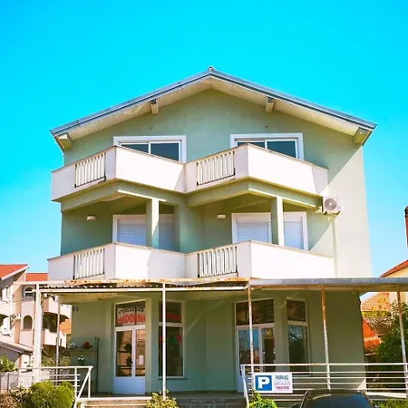 Madonna 2 By Interhome * Zadar