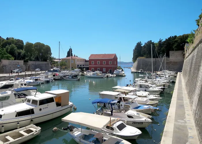 Madonna 2 By Interhome 아파트