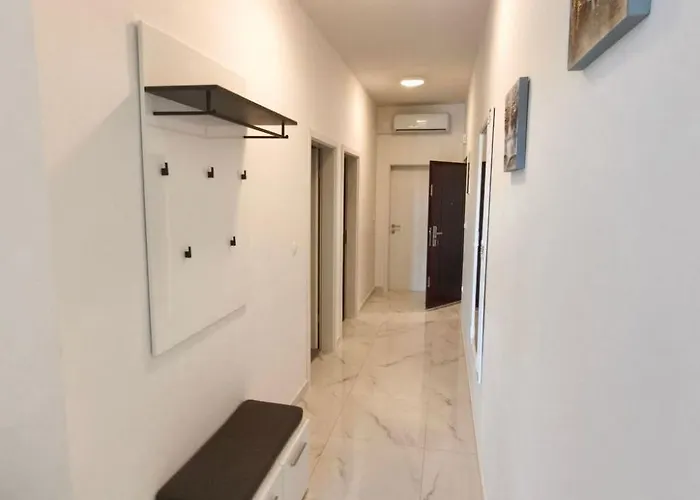 Madonna 2 By Interhome